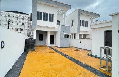 Luxurious 5 Bedroom Duplex in Ologolo, Lekki - N250M