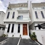 Stunning 6 Bedroom Luxury Duplex in Chevron, Lekki - N280M