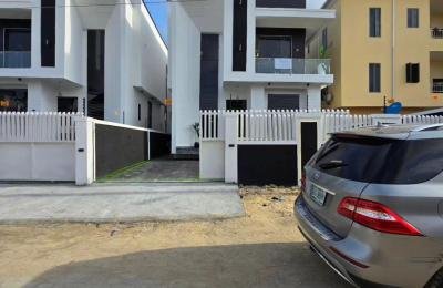 Exquisite 5-Bedroom Waterfront Duplex in Ajah Lekki, Lagos